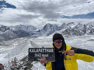 Trekkers-at-Kalapathar